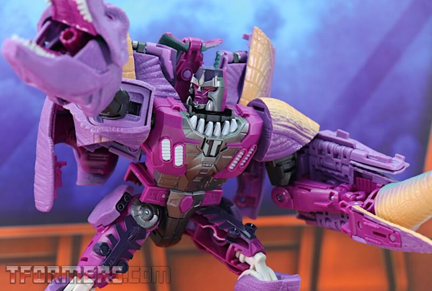 Transformers Kingdom Wave 1 Megatron Leader  (7 of 41)